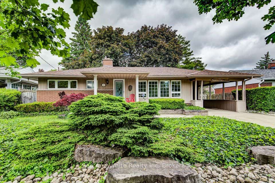 192 Warren Road, Kitchener, ON N2M 4T7