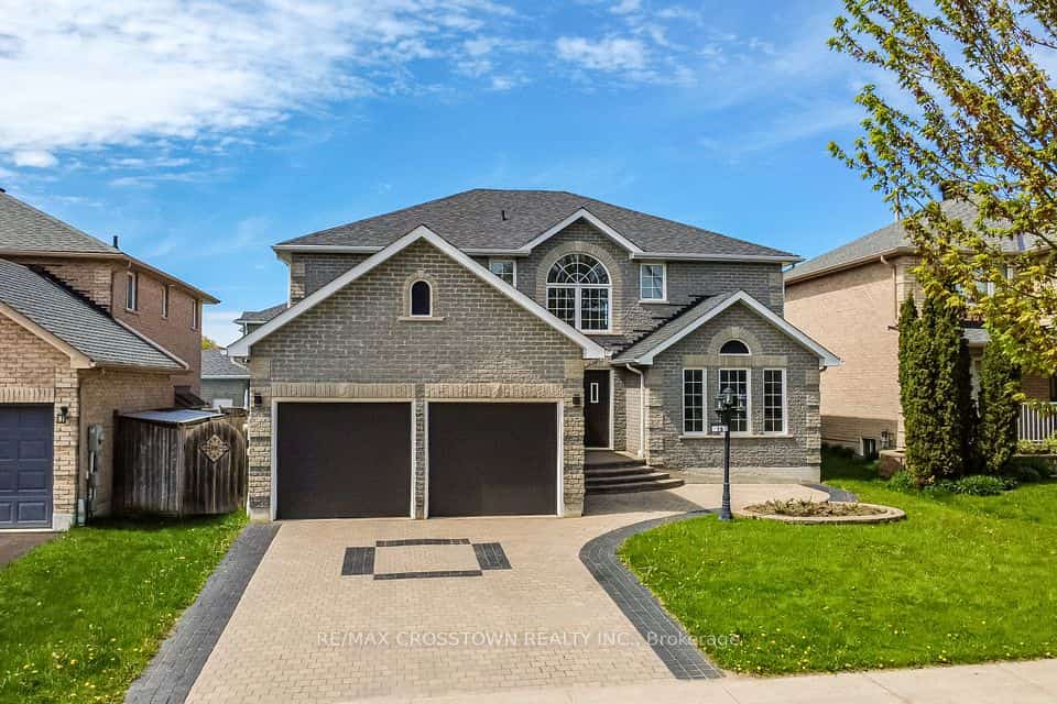 116 Esther Drive, Barrie, ON L4N 0V5