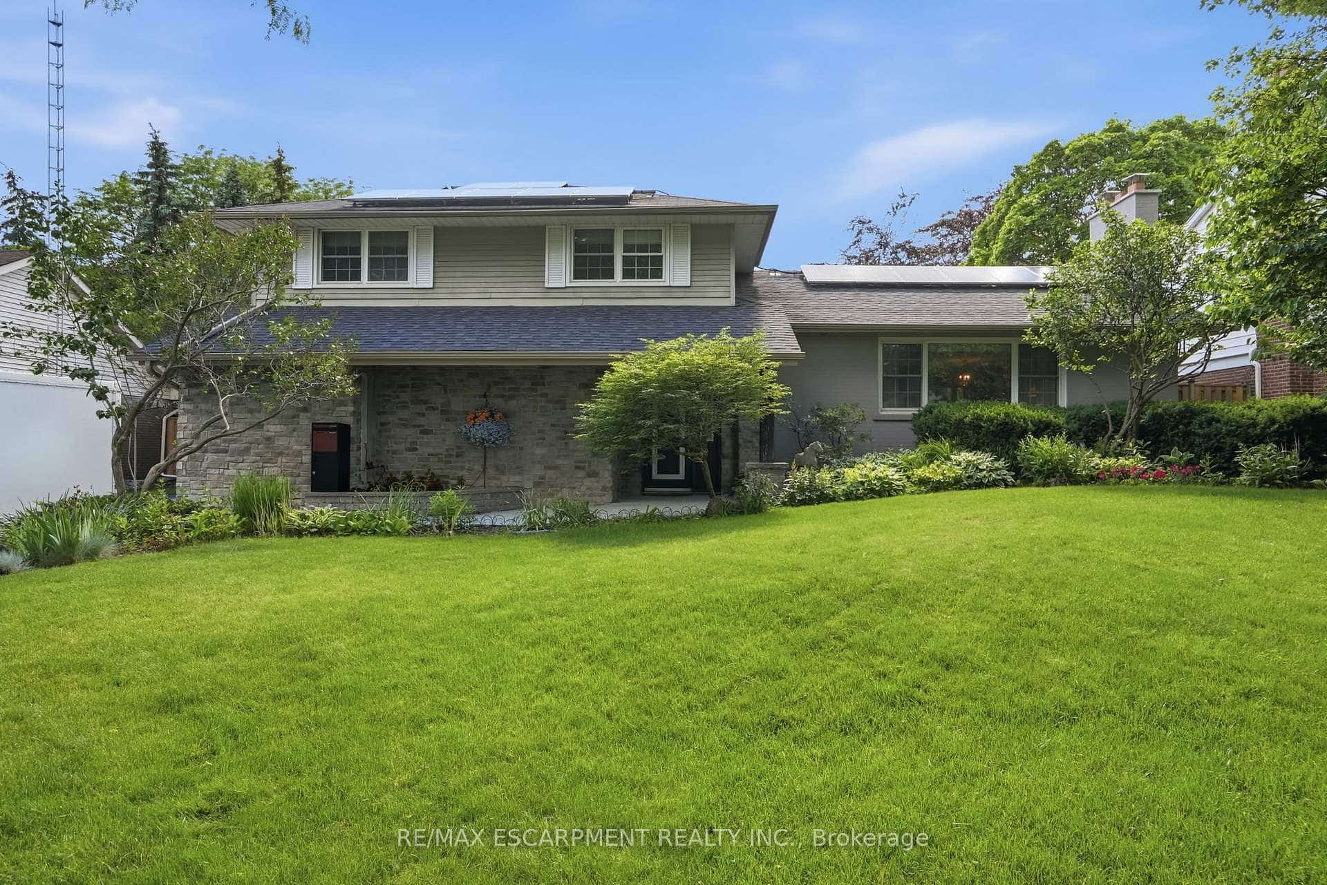 1321 Fairway Court, Burlington, ON L7P 1M5