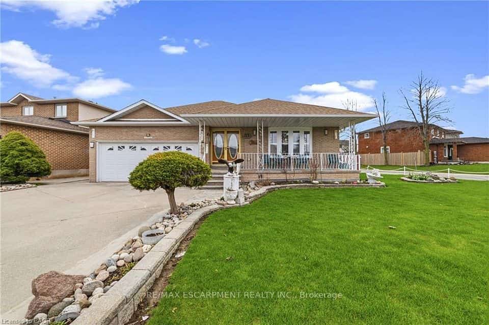 546 Dicenzo Drive, Hamilton, ON L9C 2C3