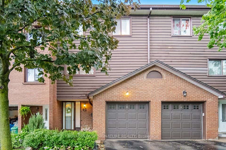 4230 Fieldgate Drive #42, Mississauga, ON L4W 2M5
