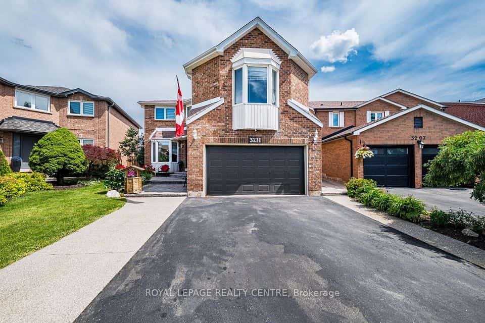 3211 Dovetail Mews, Mississauga, ON L5L 5K4