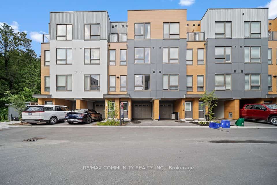 1672 Pleasure Valley Path N, Oshawa, ON L1G 0E3
