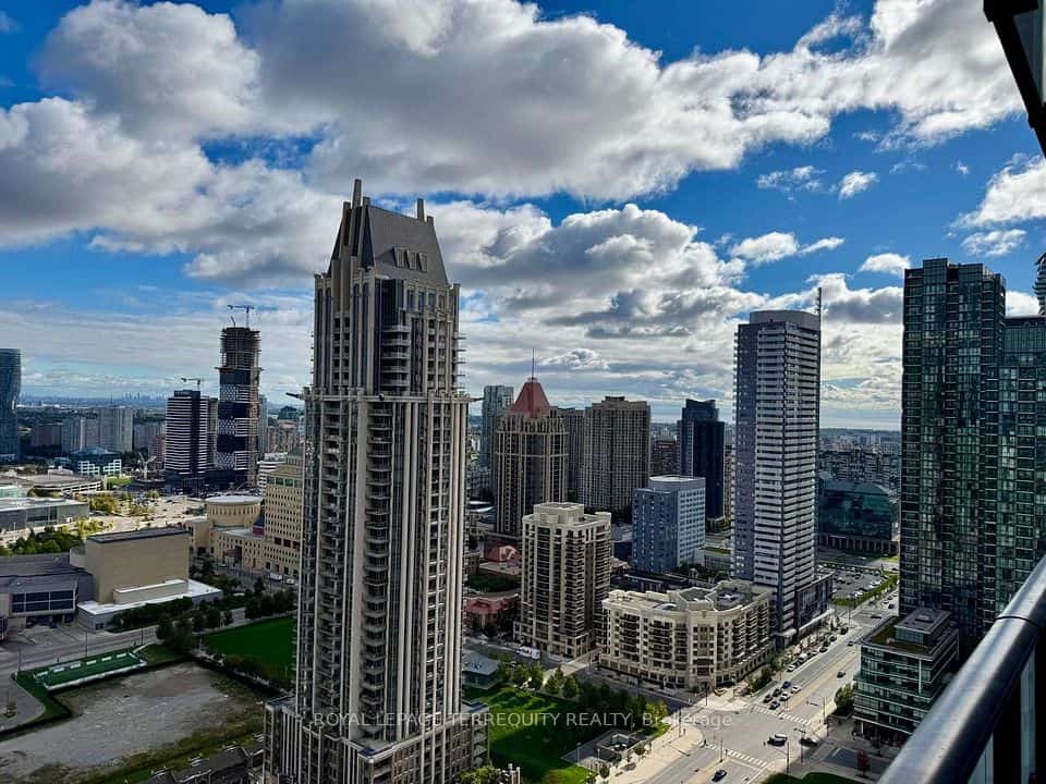 4130 Parkside Village Drive #3004, Mississauga, ON L5B 0L7
