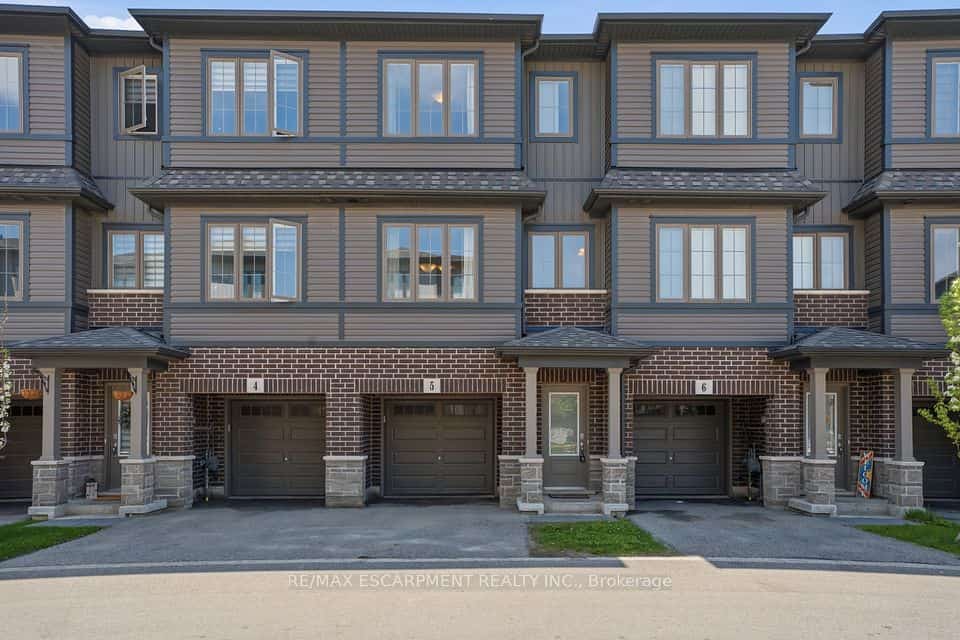 124 Compass Trail #5, Cambridge, ON N3E 0E3