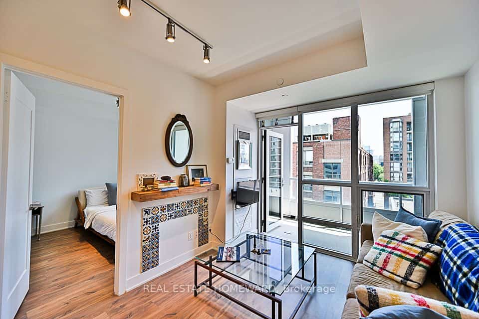 38 Cameron Street #610, Toronto, ON M5T 0C3