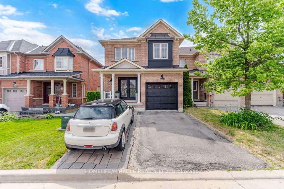 37 Lacebark Court, Brampton, ON L6R 3M7