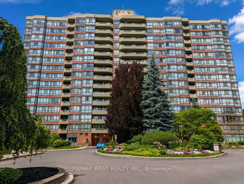 100 Observatory Lane SE #502, Richmond Hill, ON L4C 1T4