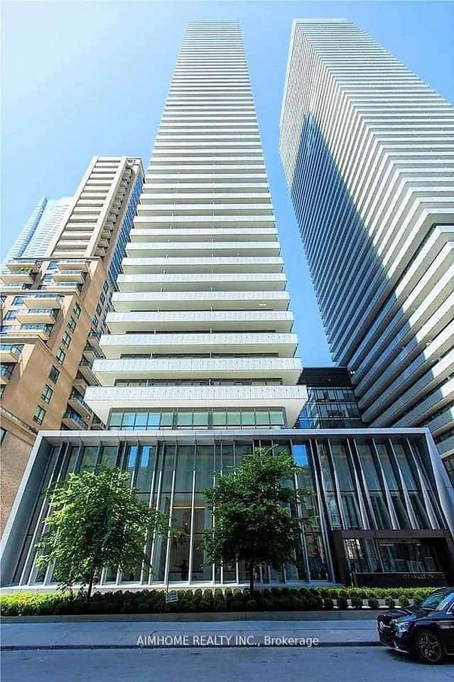 42 Charles Street E #LPH5103, Toronto, ON M4Y 1N3