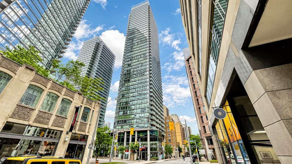 38 Grenville Street #4407, Toronto, ON M4Y 1A5