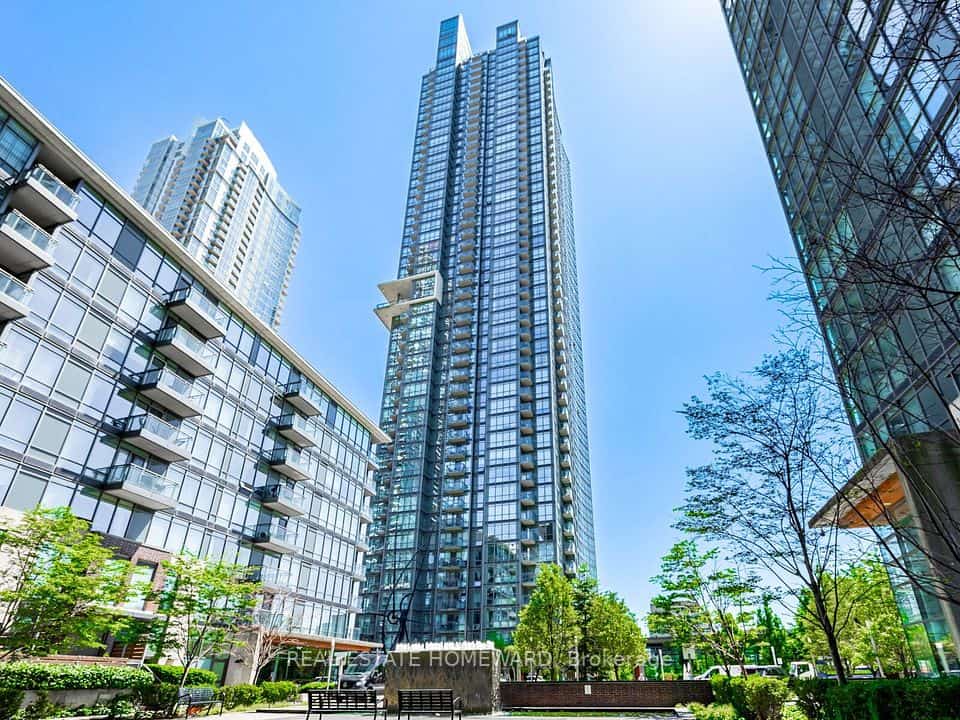 11 Brunel Court #906, Toronto, ON M5V 3Y3