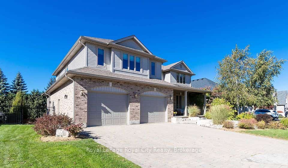 8 Zaduk Place, Guelph, ON N1G 0A7