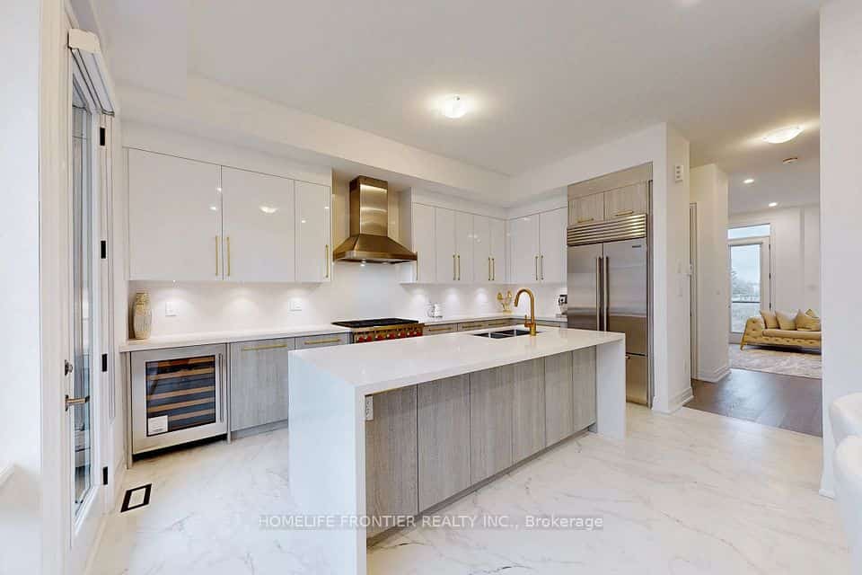 40 Chiara Rose Lane, Richmond Hill, ON L4E 1H4