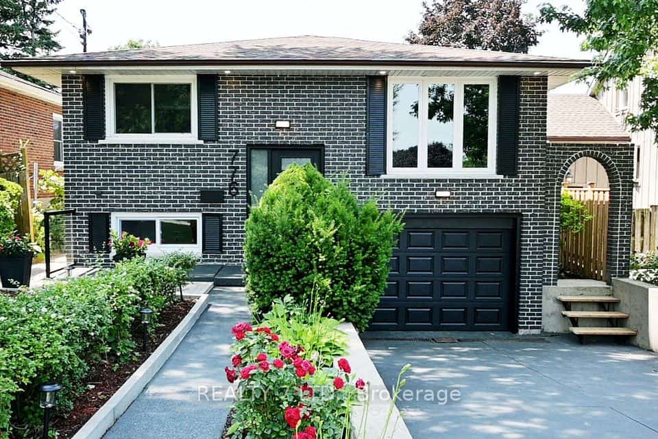 776 Garth Street, Hamilton, ON L9C 4K4