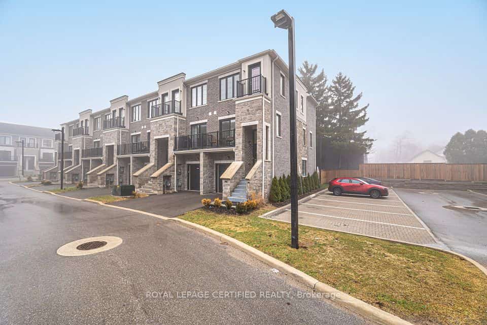 383 Dundas Street E, Hamilton