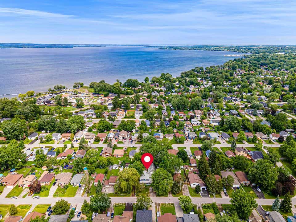 330 Tampa Drive, Georgina, ON L4P 3A4