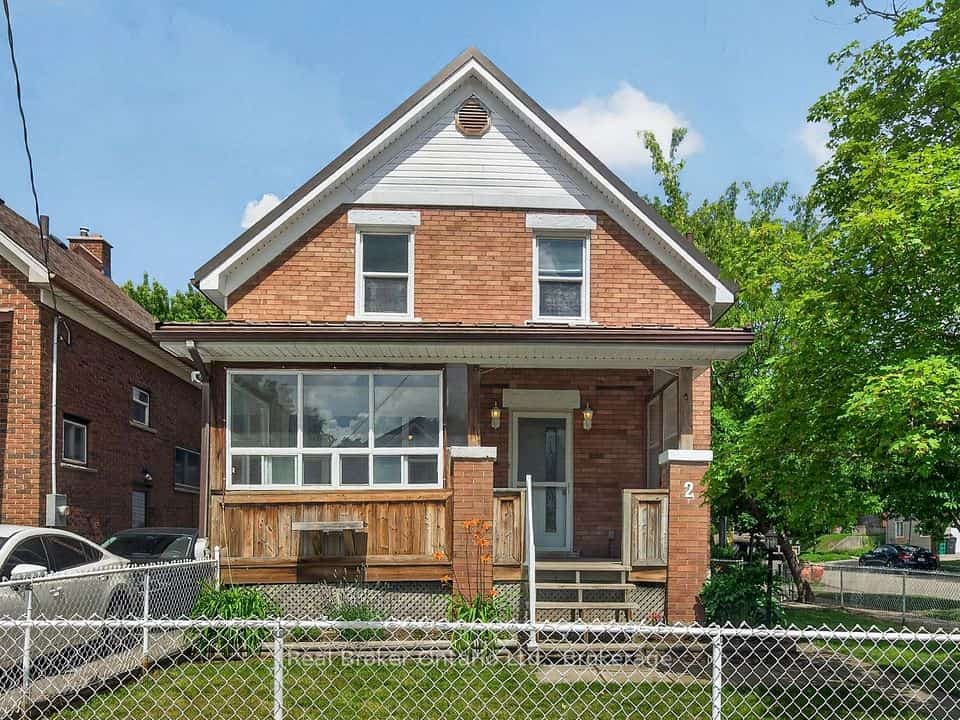 2 Herlan Avenue, Kitchener, ON N2G 4K3