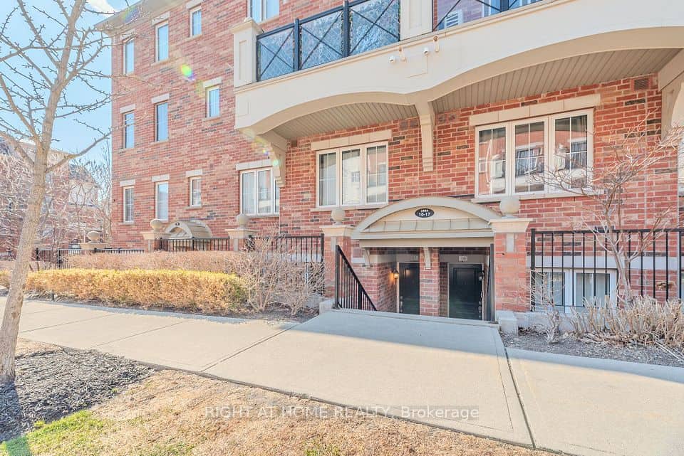 2464 Post Road, Oakville