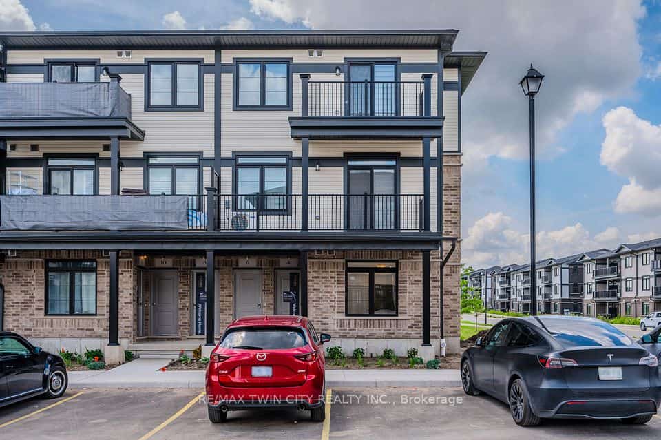 39 Lomond Lane, Kitchener, ON N2R 0T6