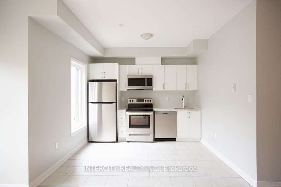 1165 Journeyman Lane #210, Mississauga, ON L5J 0B5