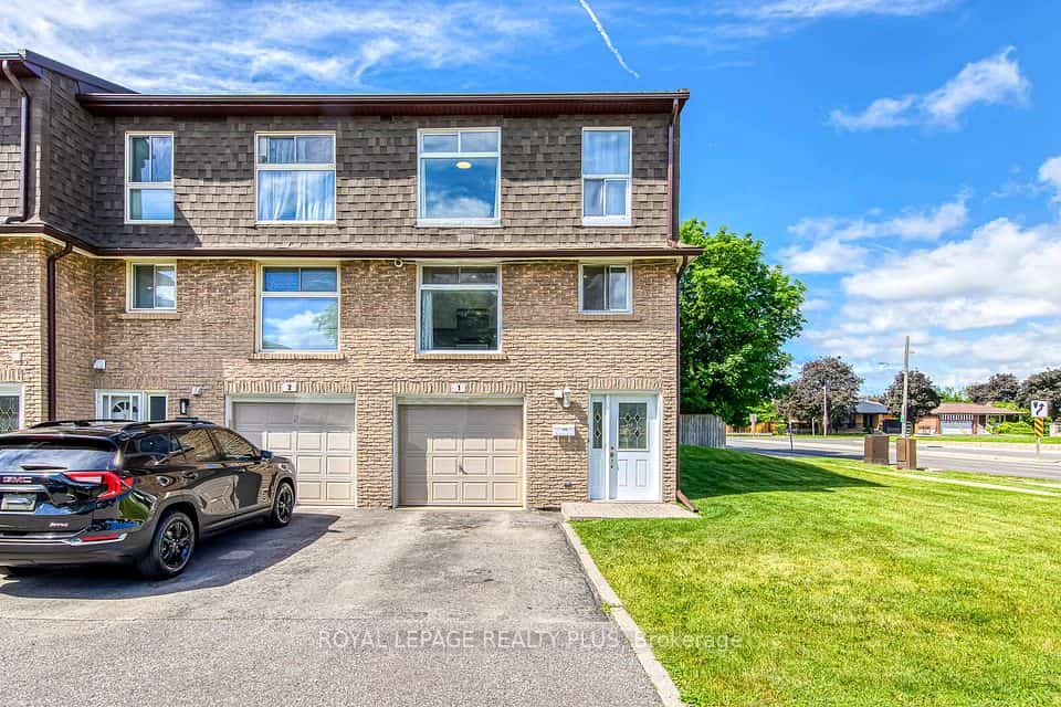 640 RATHBURN Road E #1, Mississauga, ON L4Z 1C6