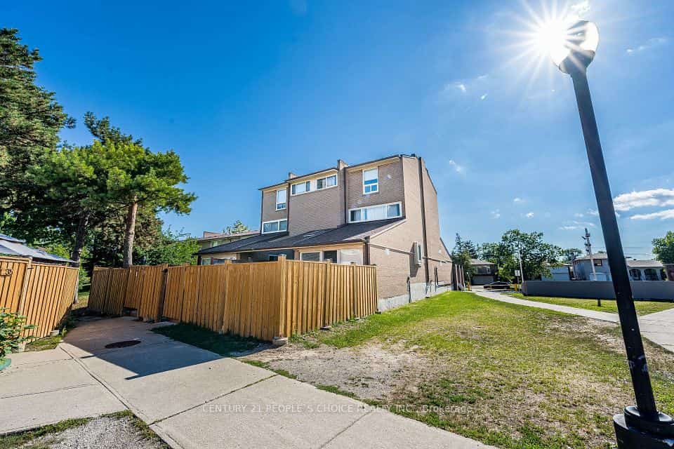 242 John Garland Boulevard #2, Toronto, ON M9V 1N8