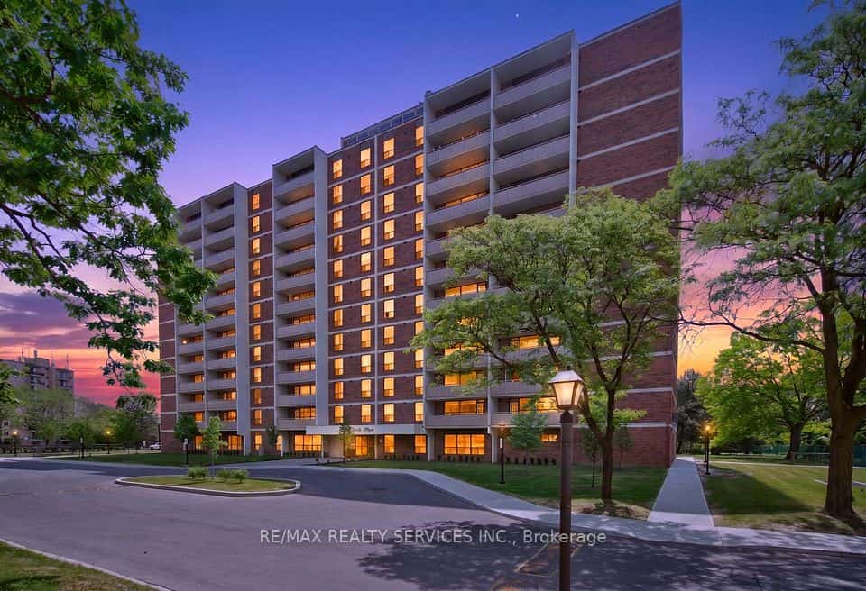 3120 Kirwin Avenue #210, Mississauga, ON L5A 3R2