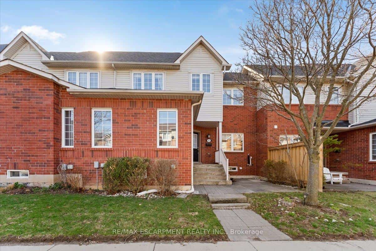 100 Beddoe Drive #6, Hamilton, ON L8P 4Z2