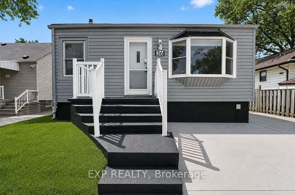 36 Mahony Avenue, Hamilton, ON L8H 3C5