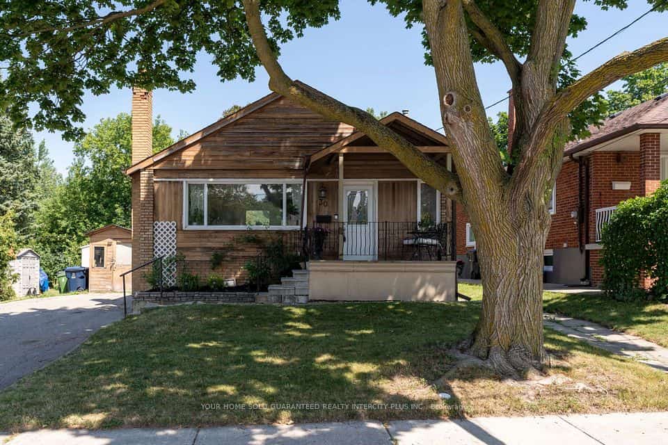 30 Garside Crescent, Toronto, ON M6M 2Z6