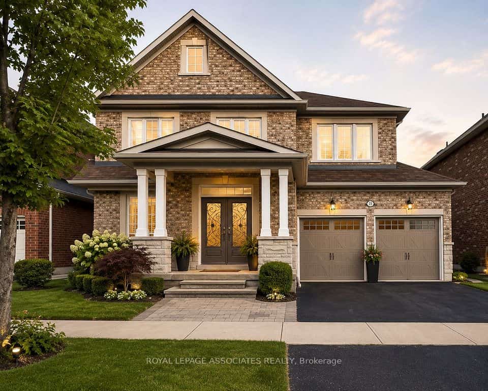 28 Shorten Place, Ajax, ON L1T 0E9