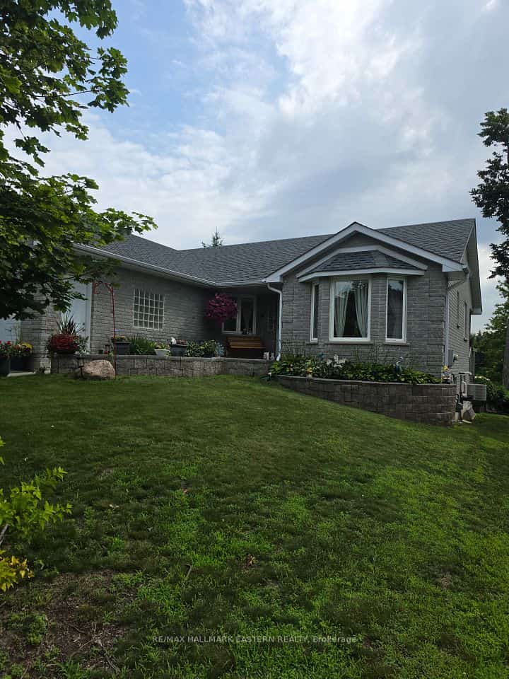 990 Silverdale Road, Peterborough, ON K9J 7W6