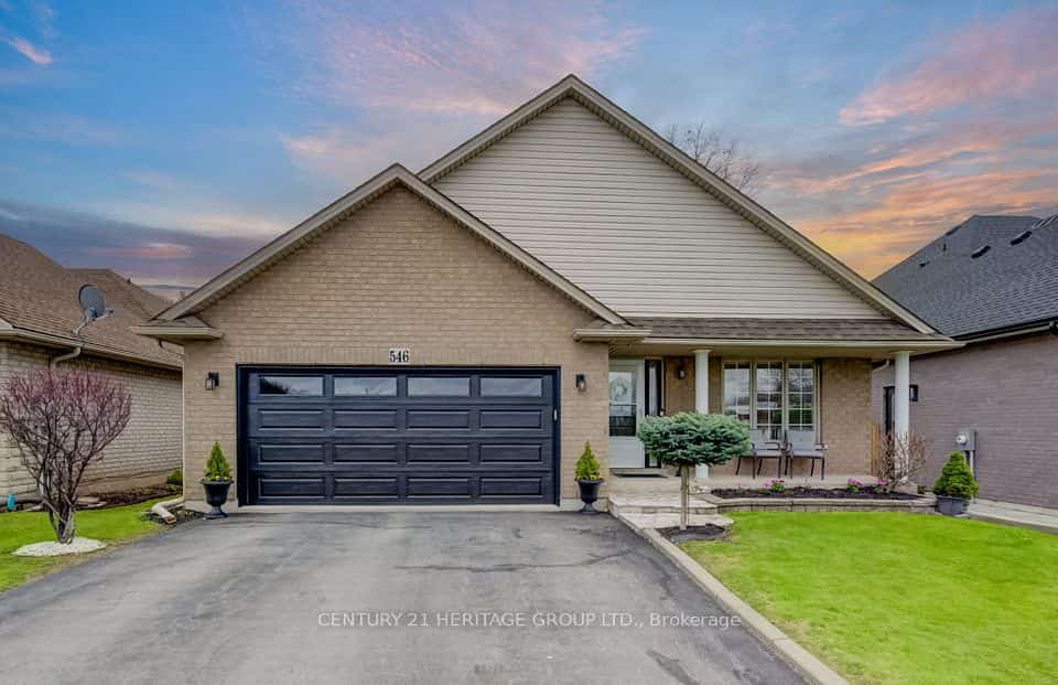 546 Jerseyville Road W, Hamilton, ON L9G 3L5