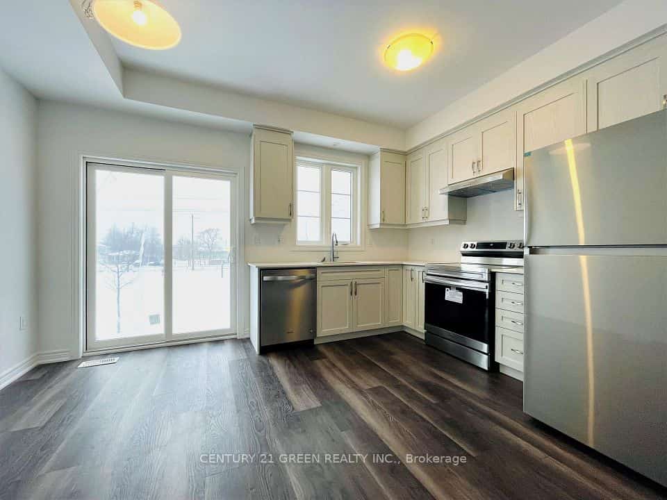 575 Woodward Avenue #11, Hamilton, ON L8H 0B3
