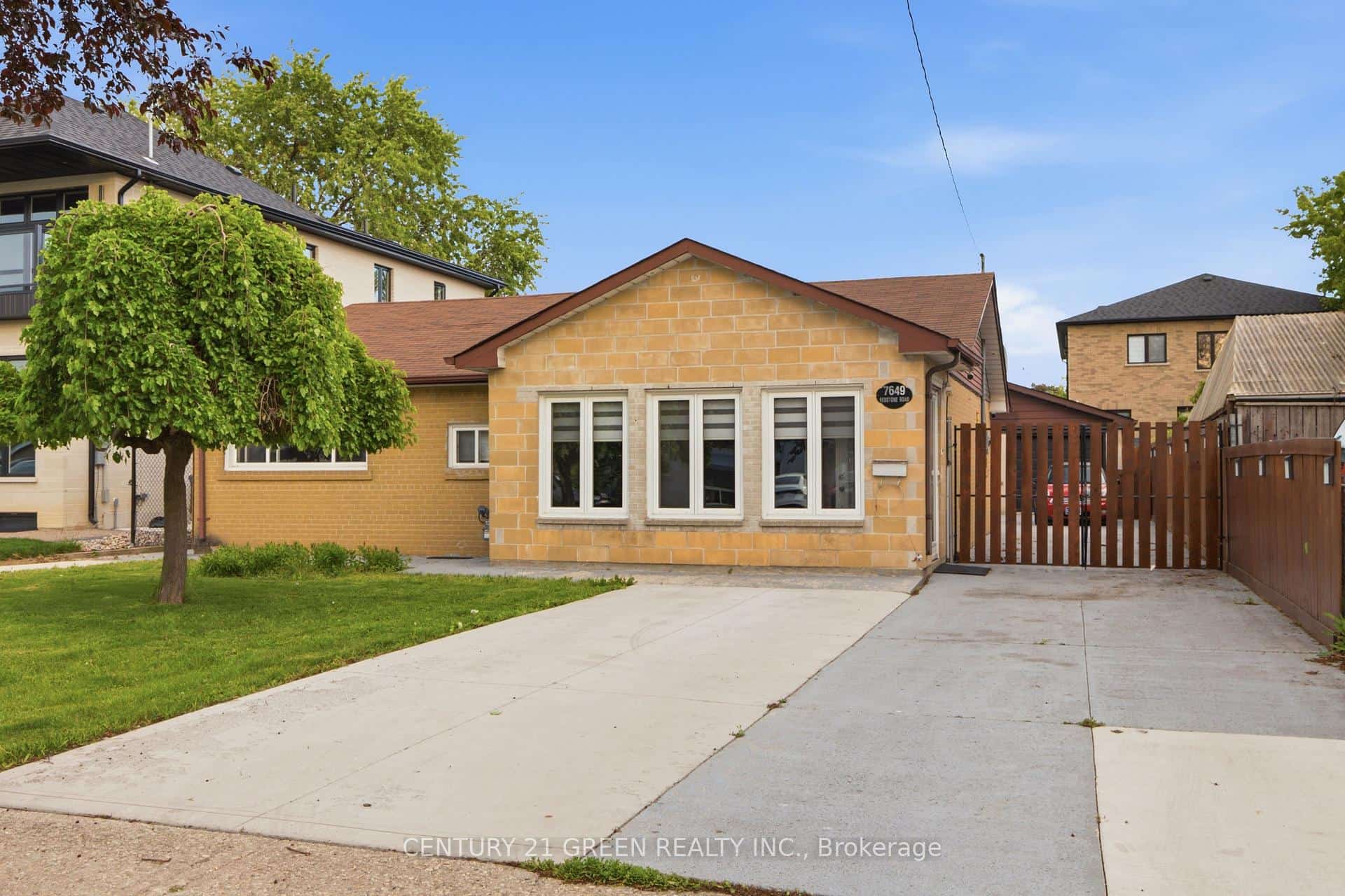 7649 Redstone Road, Mississauga, ON L4T 2B7