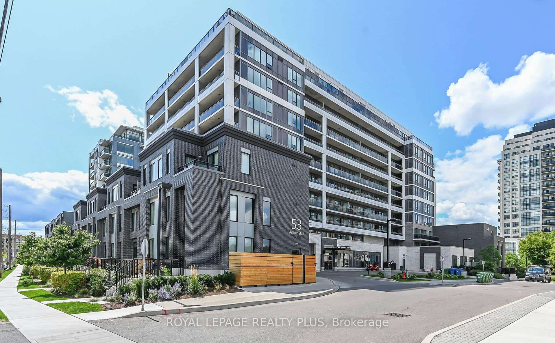 53 Arthur Street S #614, Guelph, ON N1E 0S6