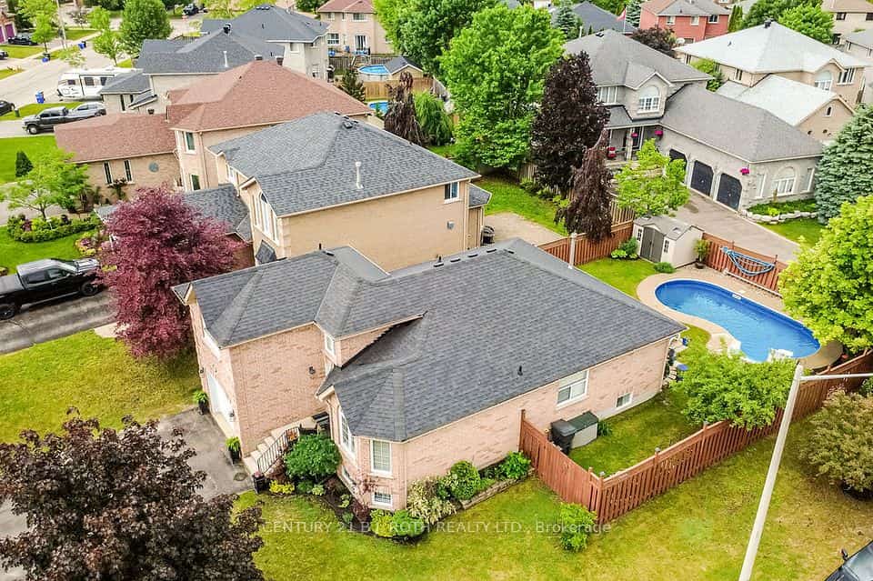 30 McAvoy Drive, Barrie, ON L4N 0P8