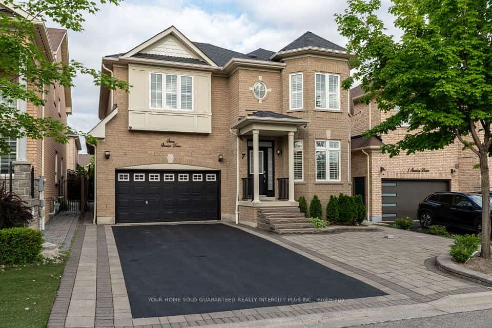 7 Storica Drive, Vaughan, ON L4H 0R8