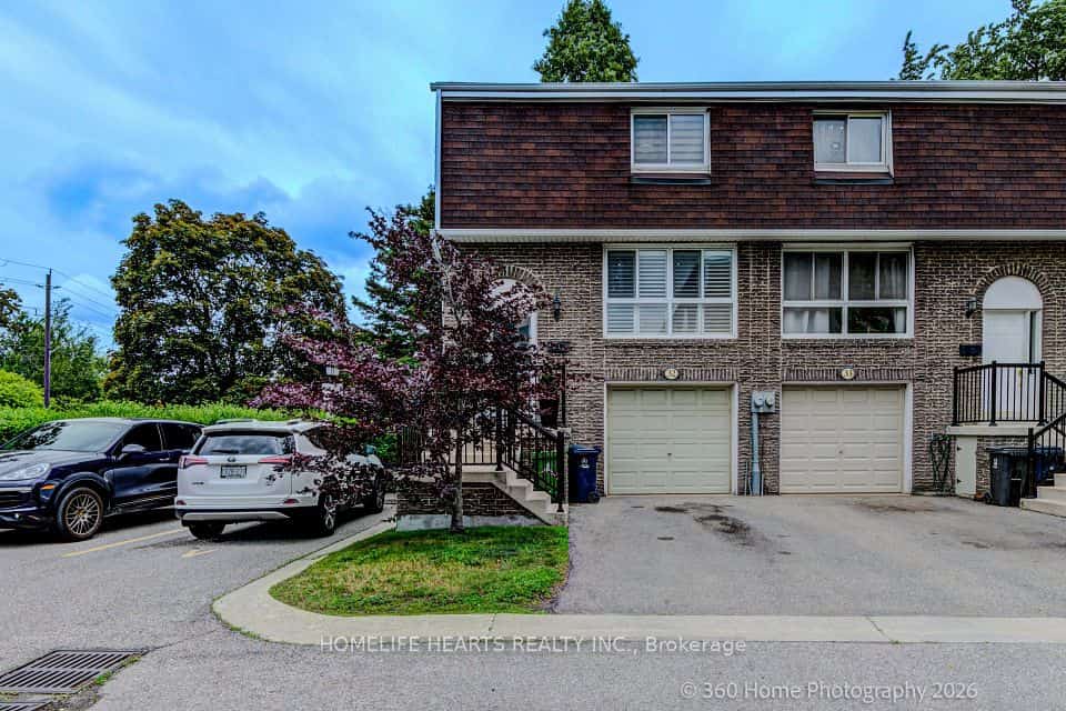 625 Rathburn Road #32, Toronto, ON M9C 3T5