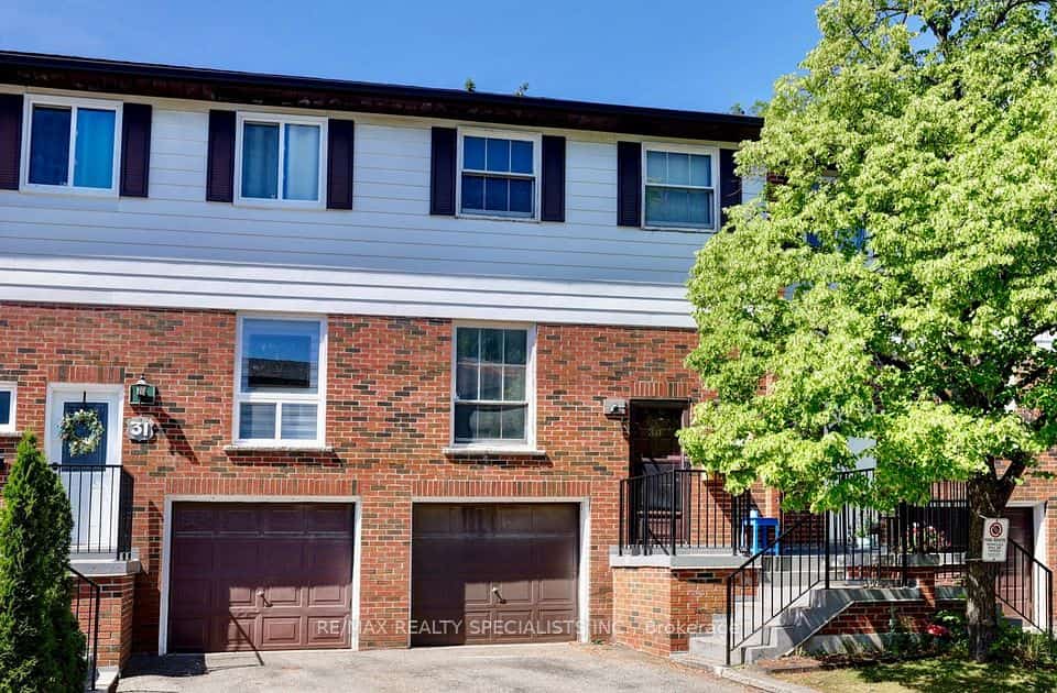 2445 Homelands Drive #30, Mississauga, ON L5K 2C6