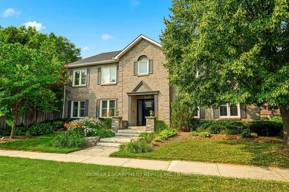 1154 Windrush Drive, Oakville, ON L6M 1T8