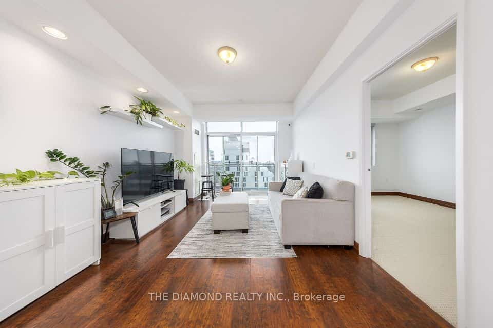 15 Maplewood Avenue #PH5, Toronto, ON M6C 4B4