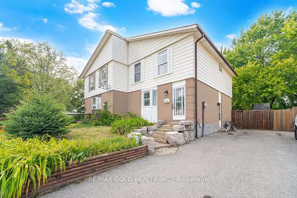 16 Crawford Drive, Brampton, ON L6V 2C7
