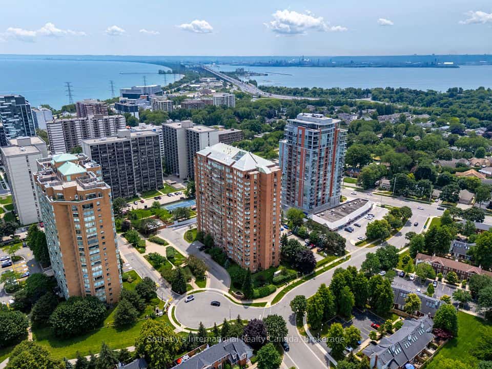 1270 Maple Crossing Boulevard, Burlington