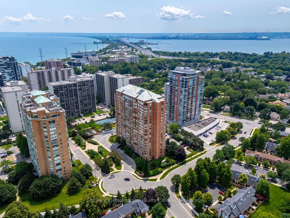 1270 Maple Crossing Boulevard, Burlington