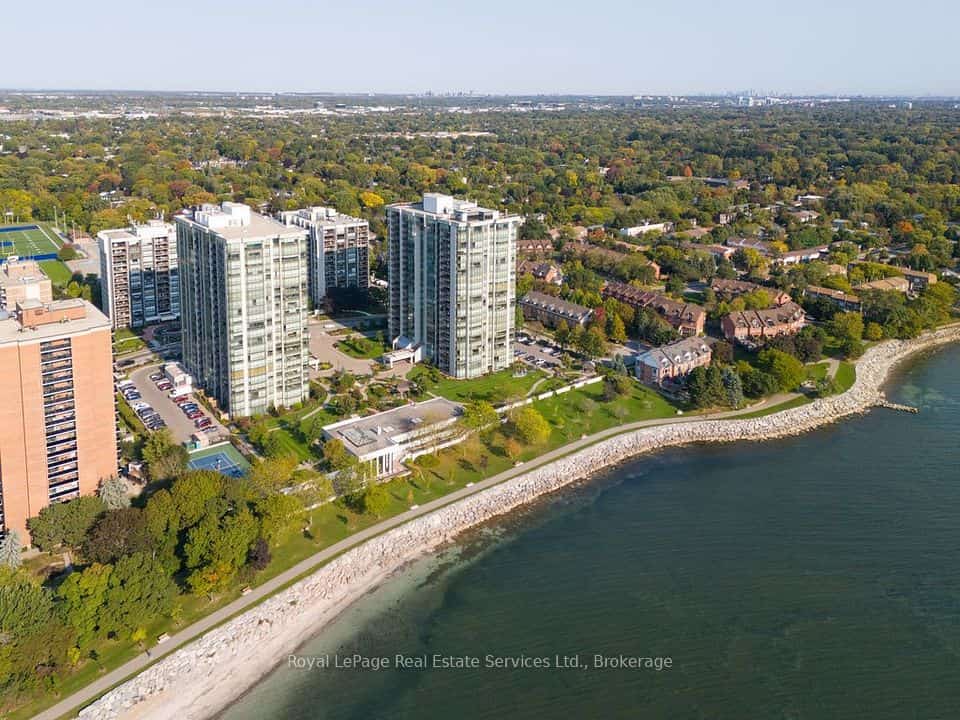 2180 Marine Drive #208, Oakville, ON L6L 5V2