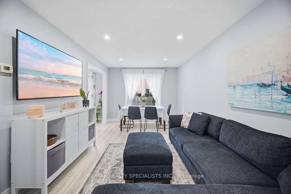69 Wood Circle, Caledon, ON L7E 1R4