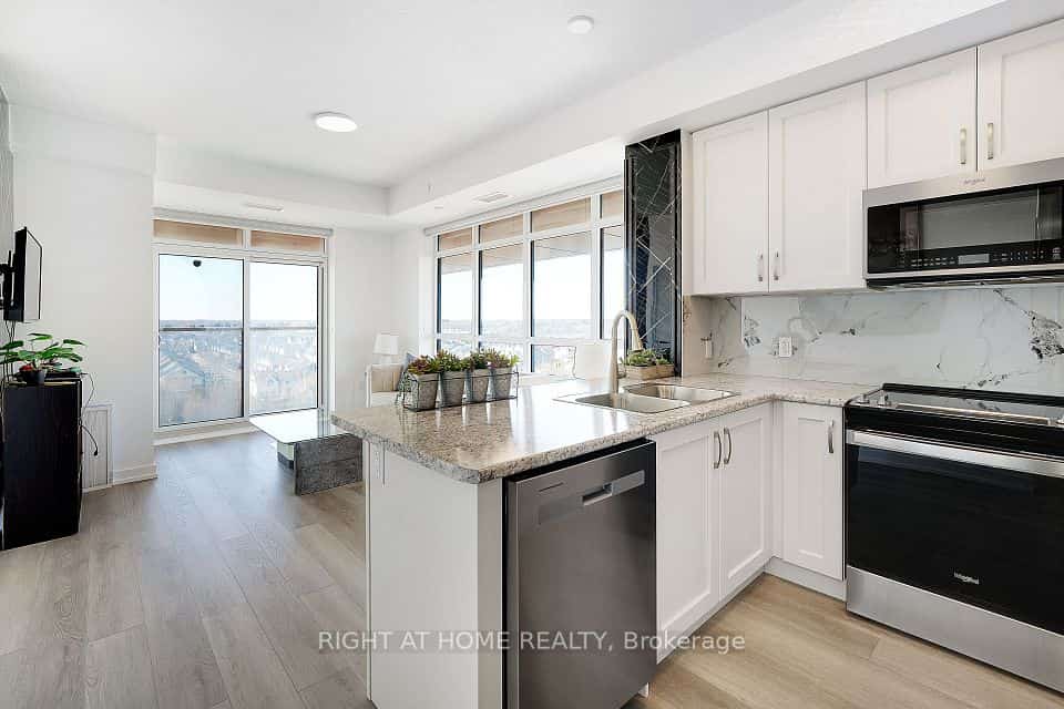 460 Dundas Street E #905, Hamilton, ON L8B 2A5
