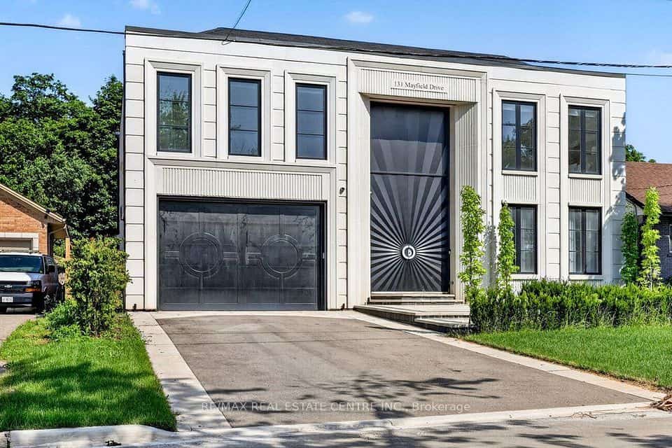 131 Mayfield Drive, Oakville, ON L6H 1K6
