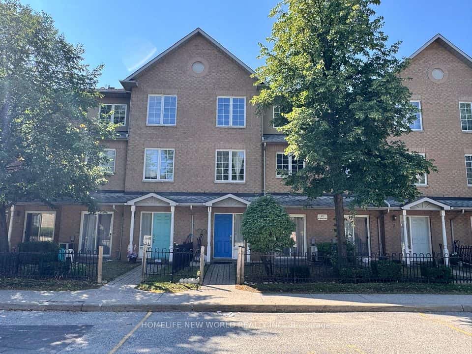21 St. Moritz Way #12, Markham, ON L3R 4G4